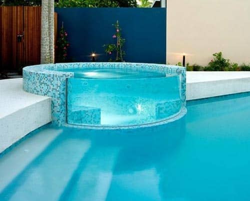 استخر شیشه ای برای همه یا فقط  منازل لوکس ؟